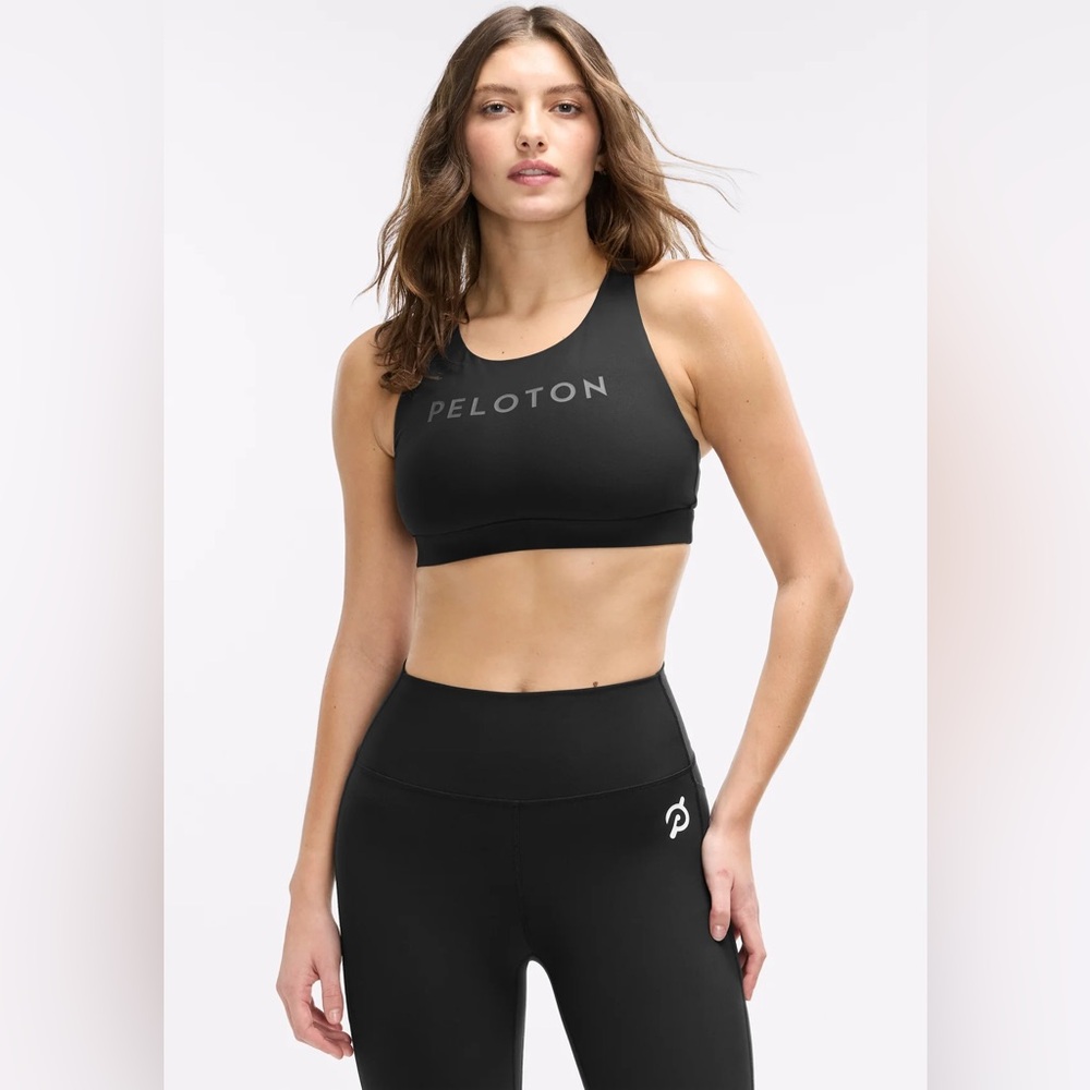 Peloton Women's Sleek Black Sports Bra, NWT! 🖤
